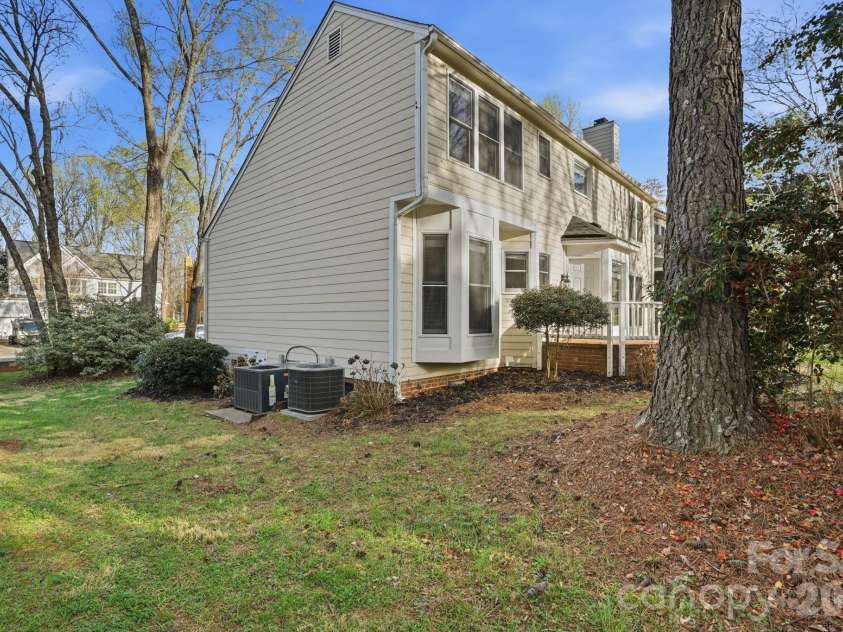 4915 Benthaven Lane, Charlotte, NC 28269.  MLS# CAR4357393, YatesRealty ID 14802. 