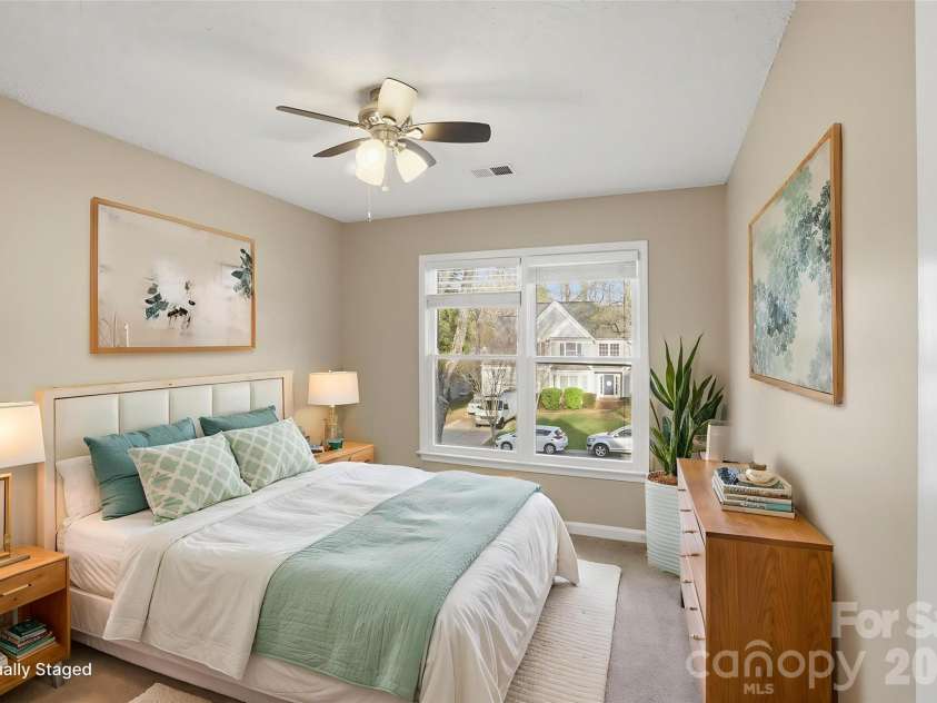 4915 Benthaven Lane, Charlotte, NC 28269.  MLS# CAR4357393, YatesRealty ID 14802. Virtually Staged