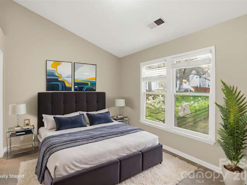 4915 Benthaven Lane, Charlotte, NC 28269.  MLS# CAR4357393, YatesRealty ID 14802. Virtually Staged