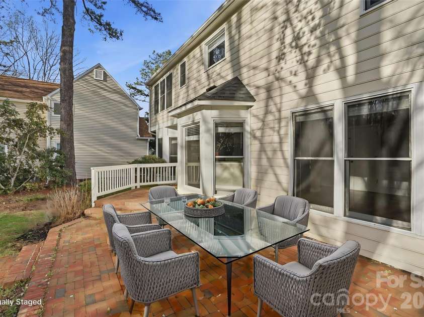 4915 Benthaven Lane, Charlotte, NC 28269.  MLS# CAR4357393, YatesRealty ID 14802. Virtually Staged
