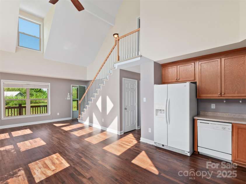 715 Windswept Ridge Road, Canton, NC 28716.  MLS# CAR4279065, YatesRealty ID 14802. 