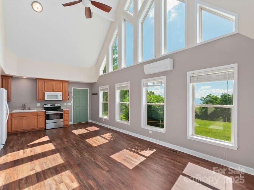 715 Windswept Ridge Road, Canton, NC 28716.  MLS# CAR4279065, YatesRealty ID 14802. 