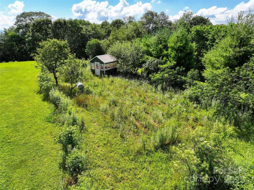 715 Windswept Ridge Road, Canton, NC 28716.  MLS# CAR4279065, YatesRealty ID 14802. 