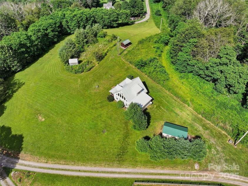 715 Windswept Ridge Road, Canton, NC 28716.  MLS# CAR4279065, YatesRealty ID 14802. 