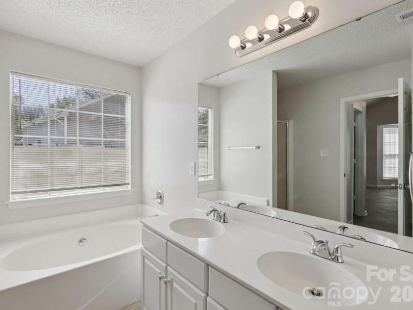 14404 Timber Falls Court, Charlotte, NC 28273.  MLS# CAR4365140, YatesRealty ID 14803. 