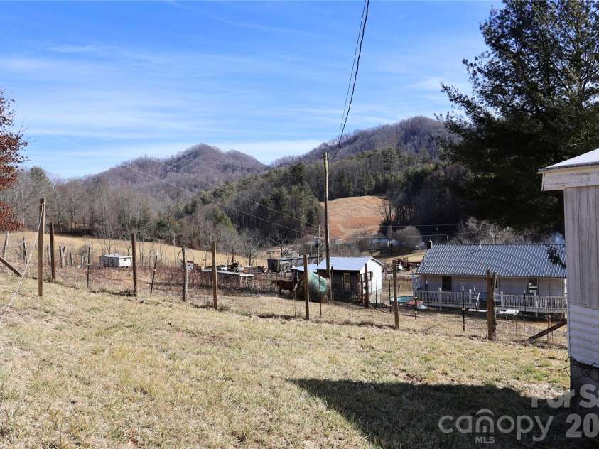 3476 Possum Trot Road, Burnsville, NC 28714.  MLS# CAR4342624, YatesRealty ID 14804. 