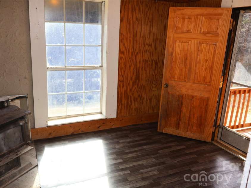 3476 Possum Trot Road, Burnsville, NC 28714.  MLS# CAR4342624, YatesRealty ID 14804. 