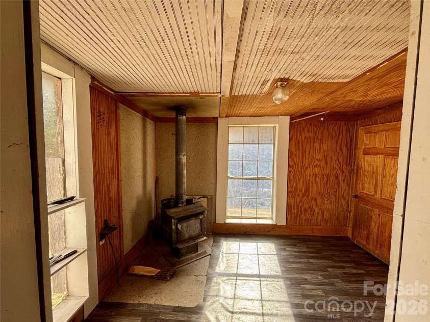 3476 Possum Trot Road, Burnsville, NC 28714.  MLS# CAR4342624, YatesRealty ID 14804. 