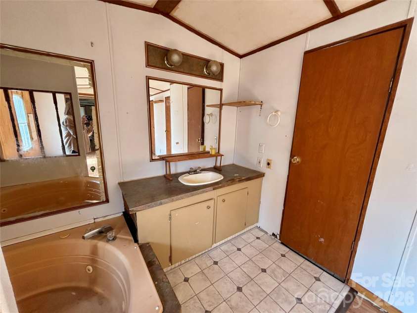 3476 Possum Trot Road, Burnsville, NC 28714.  MLS# CAR4342624, YatesRealty ID 14804. 