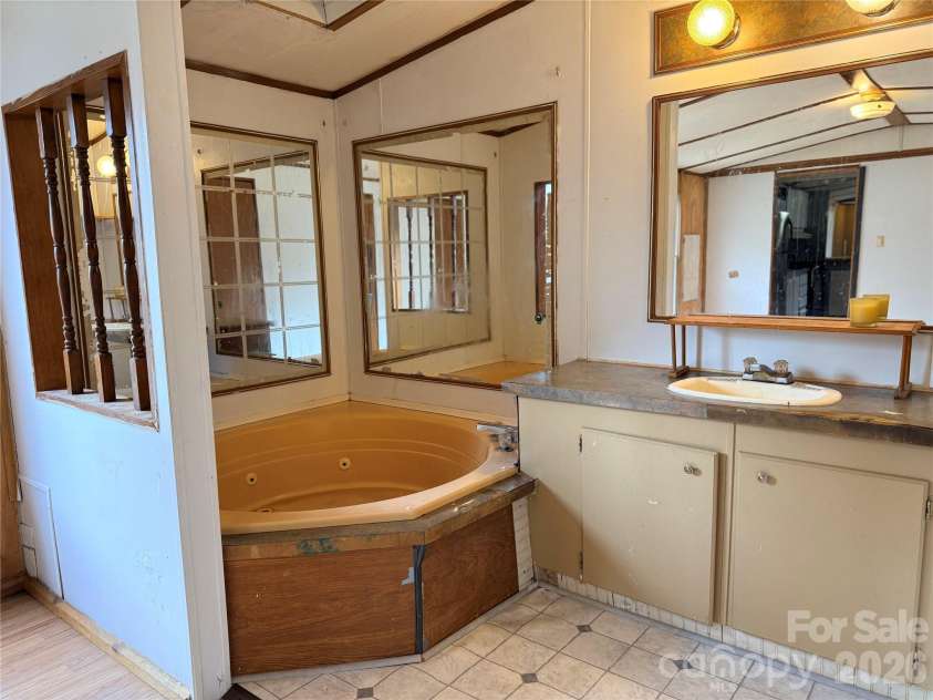 3476 Possum Trot Road, Burnsville, NC 28714.  MLS# CAR4342624, YatesRealty ID 14804. 