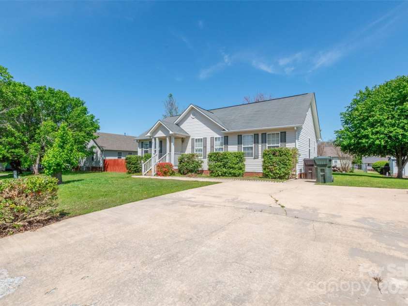 1805 Lawton Drive, Rock Hill, SC 29730.  MLS# CAR4243048, YatesRealty ID 14806. 