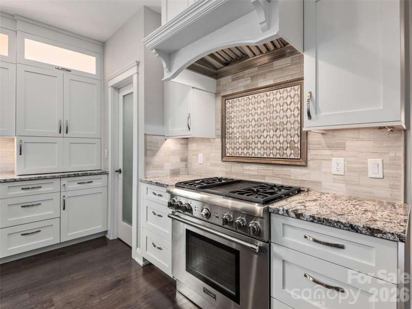 21 Rosebay Lane, Asheville, NC 28803.  MLS# CAR4367922, YatesRealty ID 14806. 