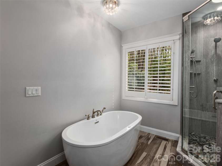 21 Rosebay Lane, Asheville, NC 28803.  MLS# CAR4367922, YatesRealty ID 14806. 
