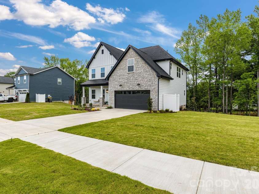1500 Nectar Way, Kannapolis, NC 28083.  MLS# CAR4253065, YatesRealty ID 14808. 
