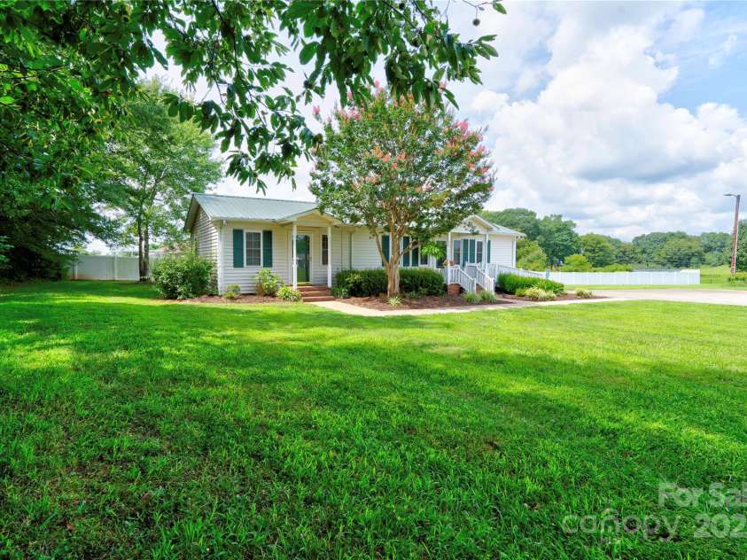 4009 Polkville Road, Shelby, NC 28150.  MLS# CAR4229032, YatesRealty ID 1481. Front Right