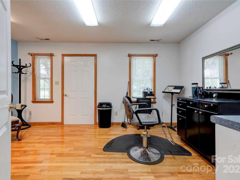 4009 Polkville Road, Shelby, NC 28150.  MLS# CAR4229032, YatesRealty ID 1481. Seperate Room