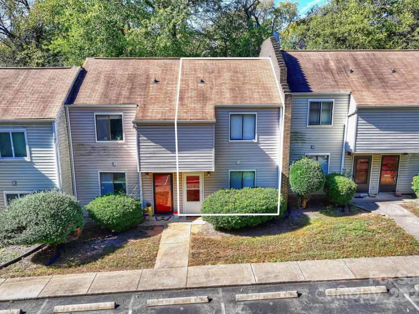 951 Hollywood Street, Charlotte, NC 28211.  MLS# CAR4312884, YatesRealty ID 1481. 