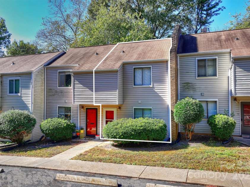 951 Hollywood Street, Charlotte, NC 28211.  MLS# CAR4312884, YatesRealty ID 1481. 
