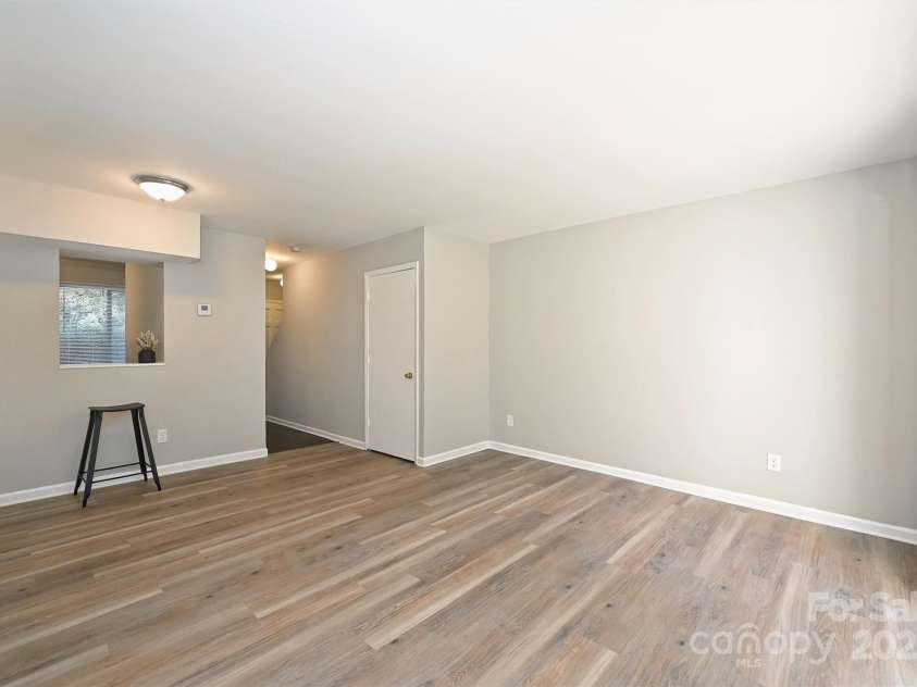 951 Hollywood Street, Charlotte, NC 28211.  MLS# CAR4312884, YatesRealty ID 1481. 