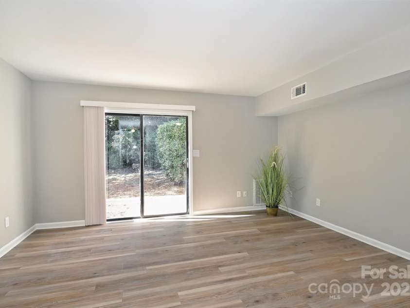 951 Hollywood Street, Charlotte, NC 28211.  MLS# CAR4312884, YatesRealty ID 1481. 