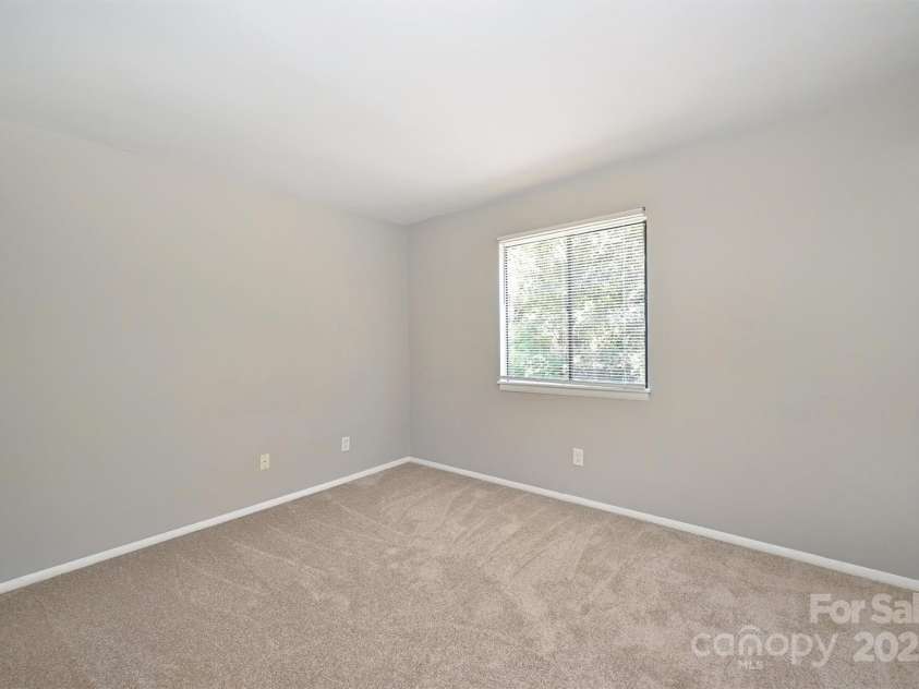 951 Hollywood Street, Charlotte, NC 28211.  MLS# CAR4312884, YatesRealty ID 1481. 