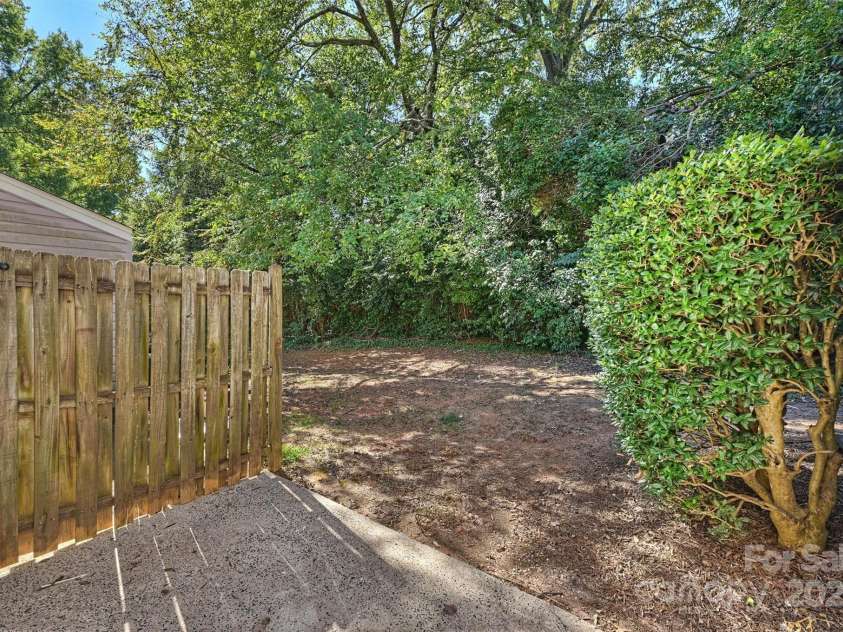 951 Hollywood Street, Charlotte, NC 28211.  MLS# CAR4312884, YatesRealty ID 1481. 