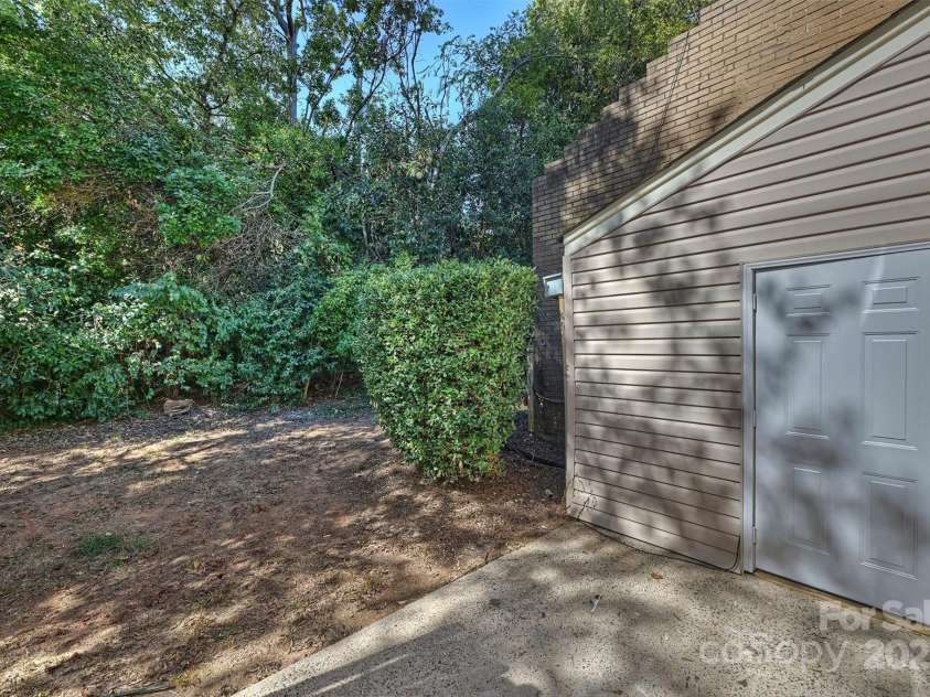 951 Hollywood Street, Charlotte, NC 28211.  MLS# CAR4312884, YatesRealty ID 1481. 