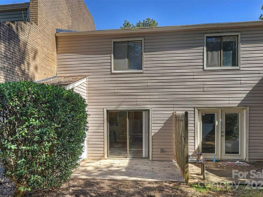 951 Hollywood Street, Charlotte, NC 28211.  MLS# CAR4312884, YatesRealty ID 1481. 