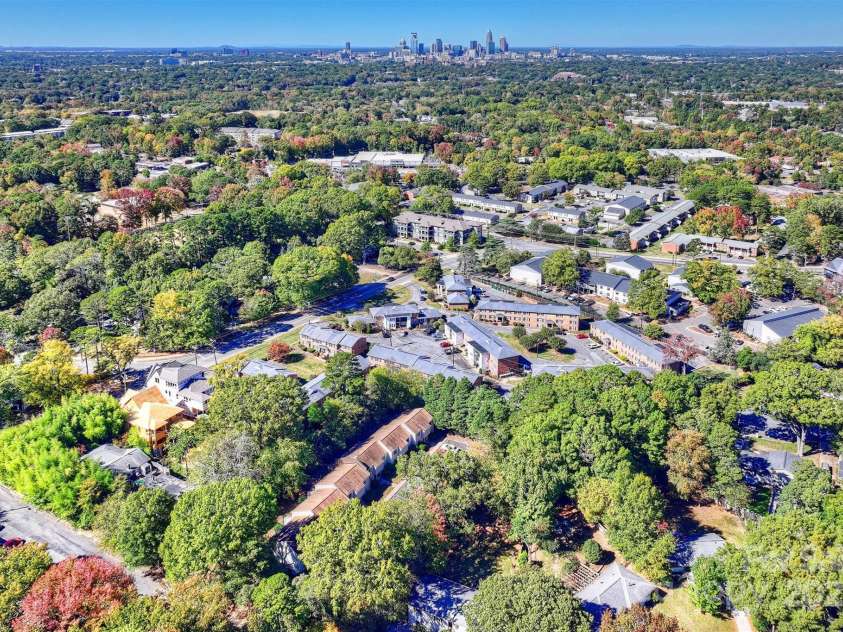 951 Hollywood Street, Charlotte, NC 28211.  MLS# CAR4312884, YatesRealty ID 1481. 