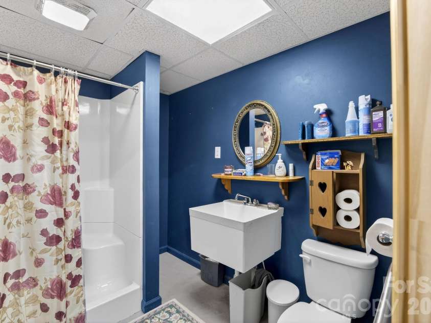 708 Wilmore Street, Lenoir, NC 28645.  MLS# CAR4360264, YatesRealty ID 14812. 3rd bathroom