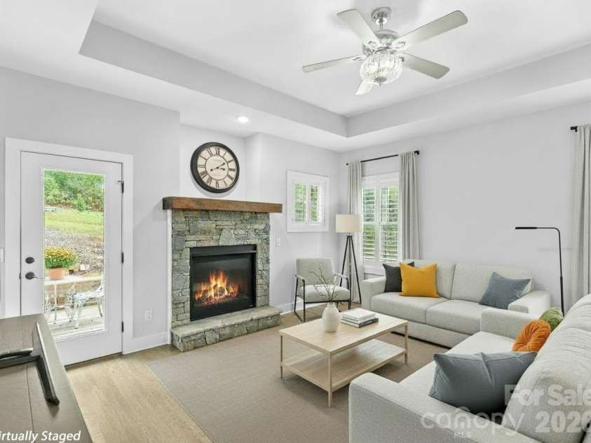 139 Clay Street, Fairview, NC 28730.  MLS# CAR4308296, YatesRealty ID 14813. 