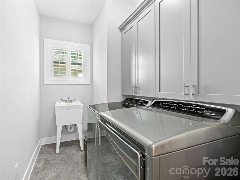 139 Clay Street, Fairview, NC 28730.  MLS# CAR4308296, YatesRealty ID 14813. Main level laundry