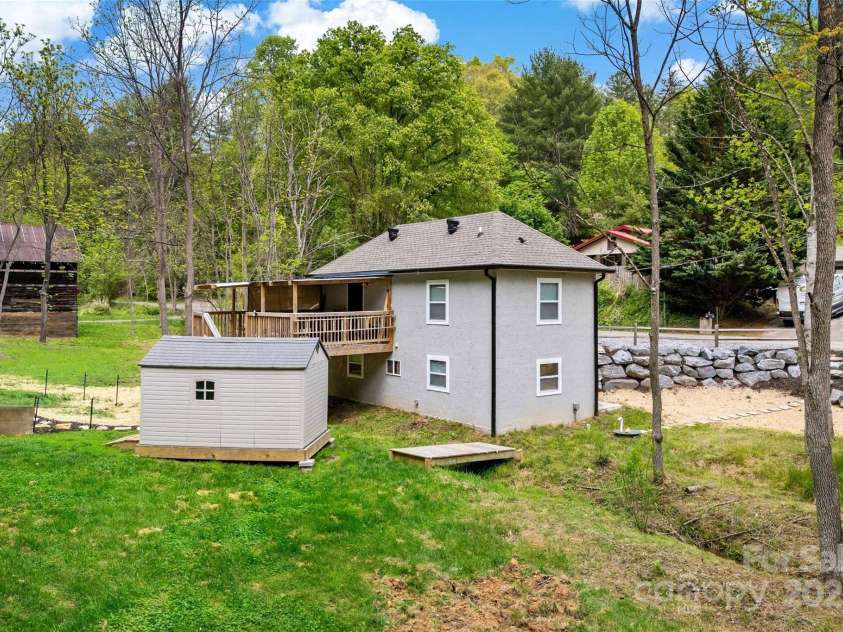 153 Arrowood Corner Road, Mars Hill, NC 28754.  MLS# CAR4283889, YatesRealty ID 14815. 