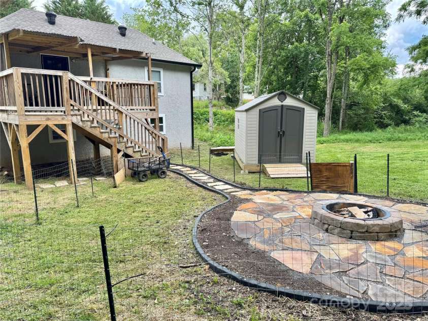 153 Arrowood Corner Road, Mars Hill, NC 28754.  MLS# CAR4283889, YatesRealty ID 14815. 