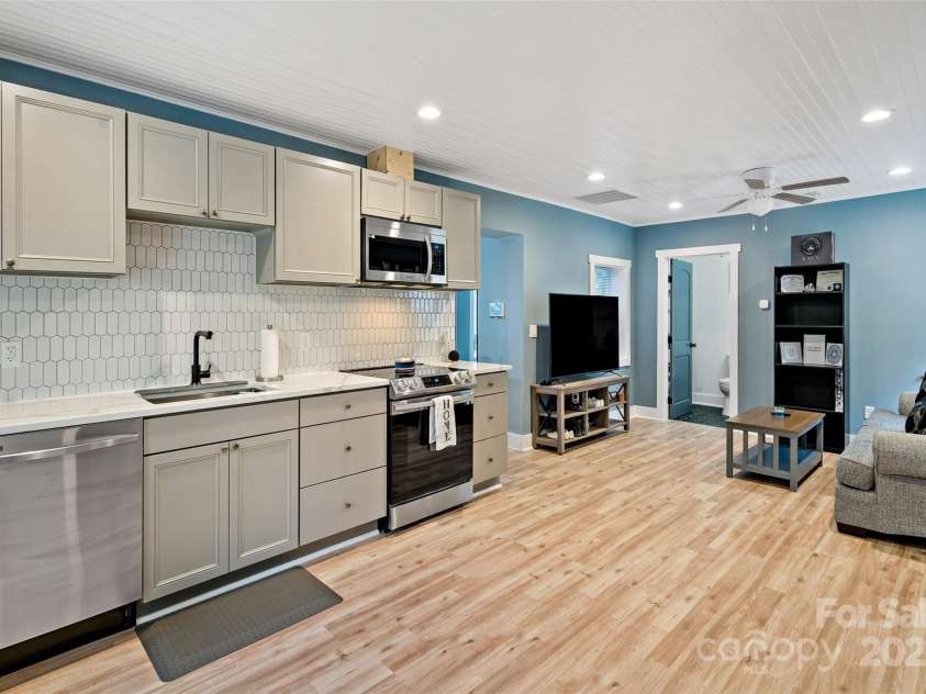 153 Arrowood Corner Road, Mars Hill, NC 28754.  MLS# CAR4283889, YatesRealty ID 14815. 