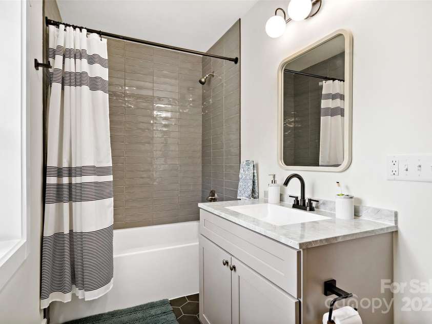 153 Arrowood Corner Road, Mars Hill, NC 28754.  MLS# CAR4283889, YatesRealty ID 14815. 