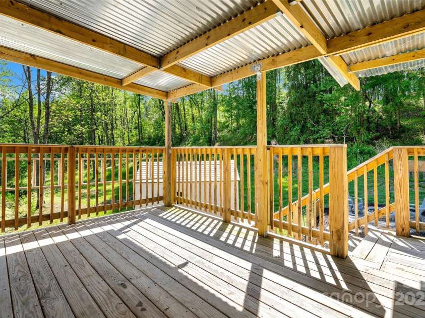 153 Arrowood Corner Road, Mars Hill, NC 28754.  MLS# CAR4283889, YatesRealty ID 14815. 