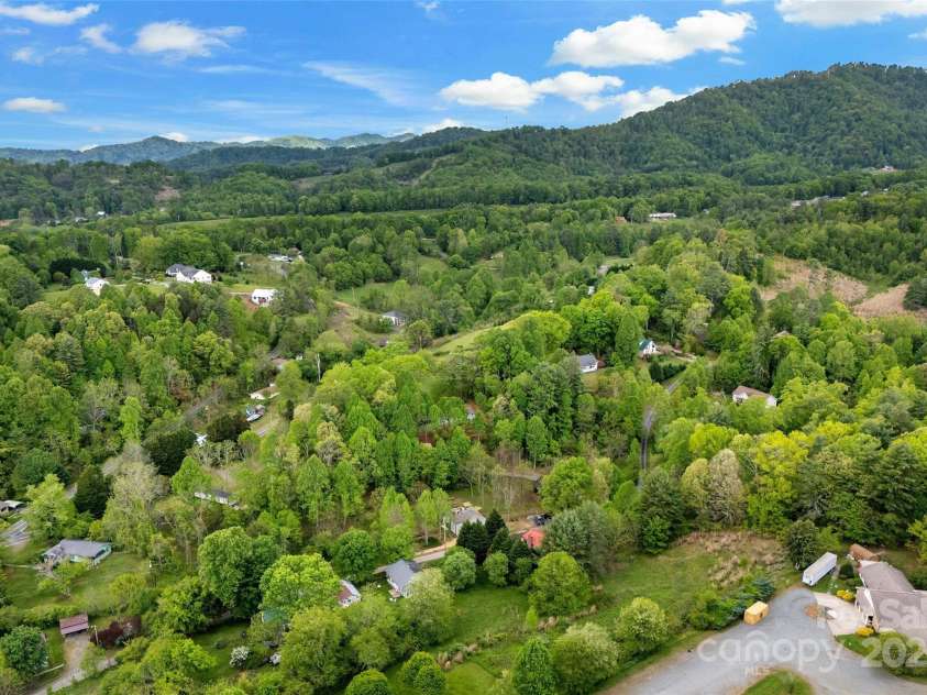 153 Arrowood Corner Road, Mars Hill, NC 28754.  MLS# CAR4283889, YatesRealty ID 14815. 