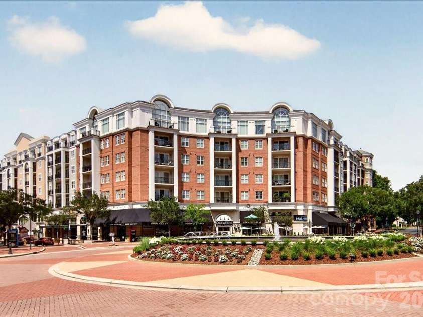 4625 Piedmont Row Drive, Charlotte, NC 28210.  MLS# CAR4400741, YatesRealty ID 14816. 