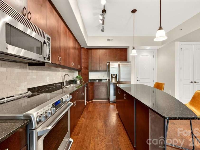 4625 Piedmont Row Drive, Charlotte, NC 28210.  MLS# CAR4400741, YatesRealty ID 14816. 
