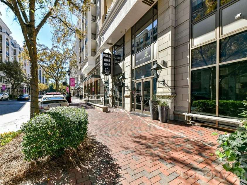 4625 Piedmont Row Drive, Charlotte, NC 28210.  MLS# CAR4400741, YatesRealty ID 14816. 