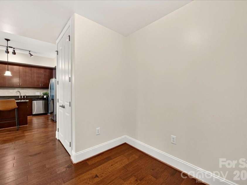 4625 Piedmont Row Drive, Charlotte, NC 28210.  MLS# CAR4400741, YatesRealty ID 14816. Office/flex
