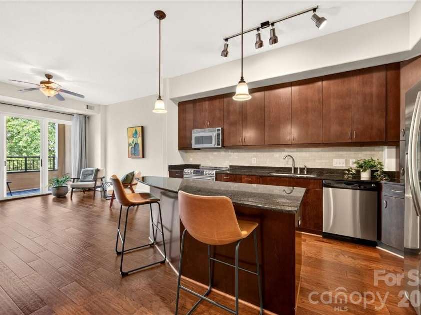 4625 Piedmont Row Drive, Charlotte, NC 28210.  MLS# CAR4400741, YatesRealty ID 14816. Welcome home!