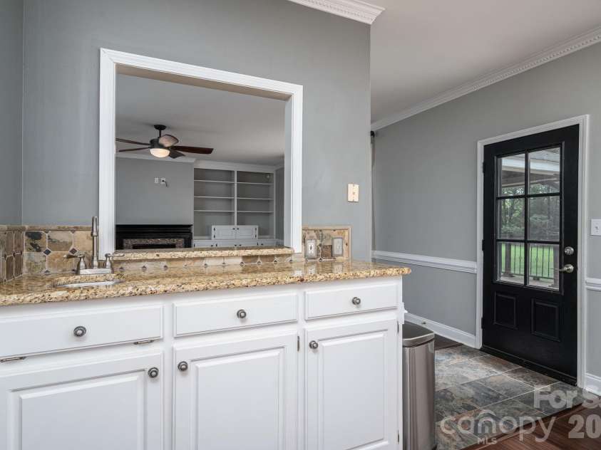 503 Bridgestone Court, Gastonia, NC 28056.  MLS# CAR4416312, YatesRealty ID 14817. Wet bar