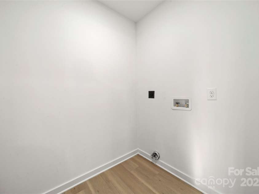 2120 Green Oak Drive, Shelby, NC 28152.  MLS# CAR4240877, YatesRealty ID 14818. Spacious laundry room and utility closet.