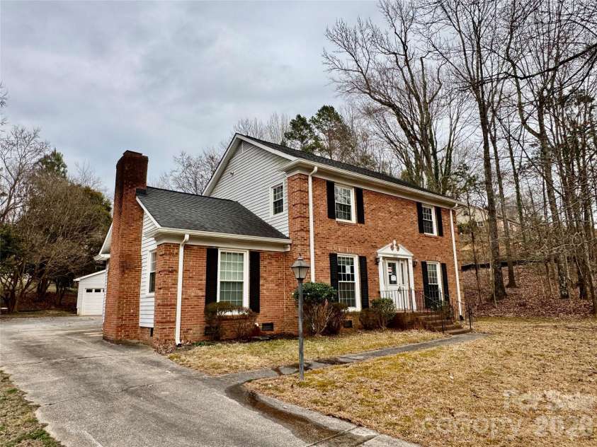7817 Ritter Drive, Charlotte, NC 28270.  MLS# CAR4351493, YatesRealty ID 14818. 