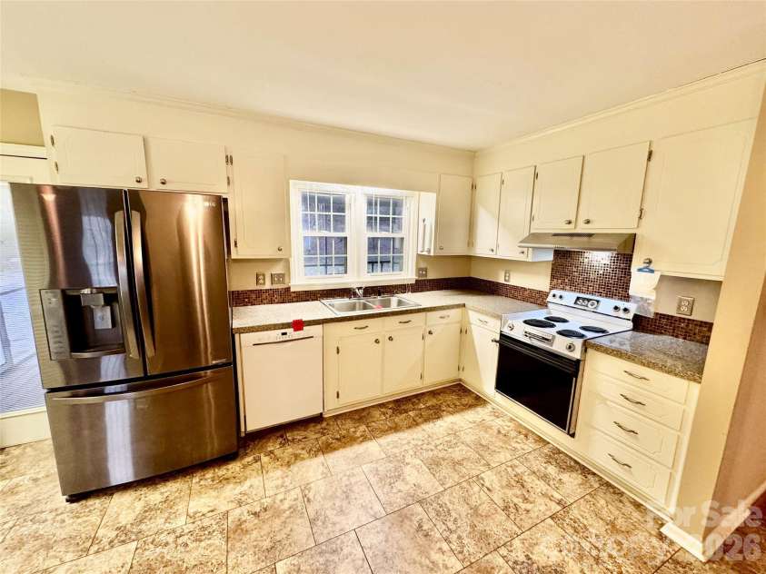 7817 Ritter Drive, Charlotte, NC 28270.  MLS# CAR4351493, YatesRealty ID 14818. 