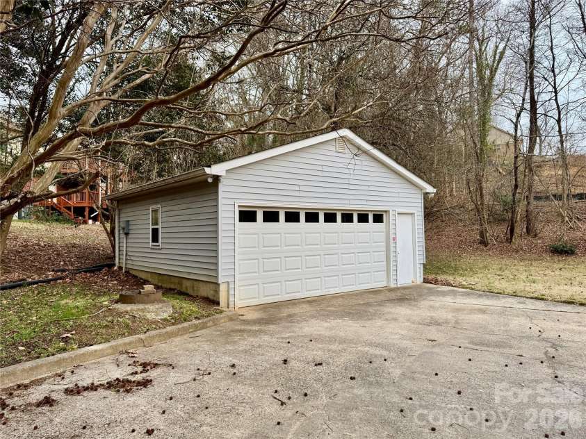 7817 Ritter Drive, Charlotte, NC 28270.  MLS# CAR4351493, YatesRealty ID 14818. 