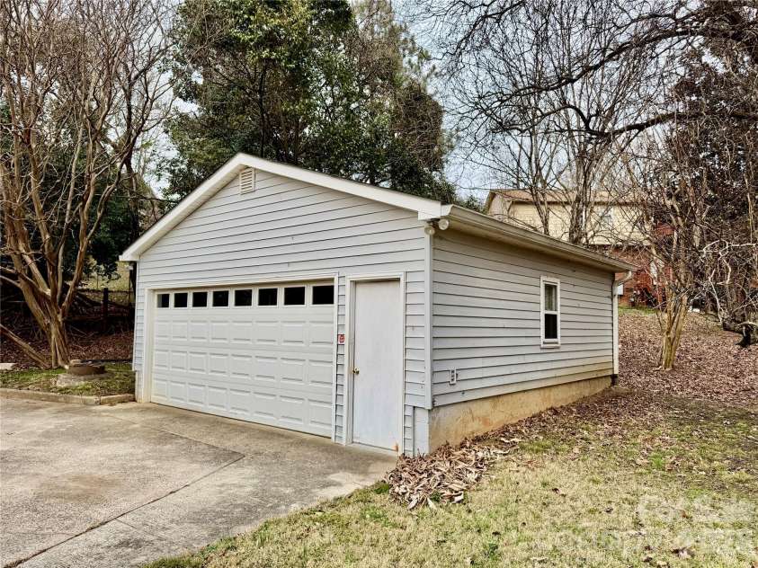 7817 Ritter Drive, Charlotte, NC 28270.  MLS# CAR4351493, YatesRealty ID 14818. 