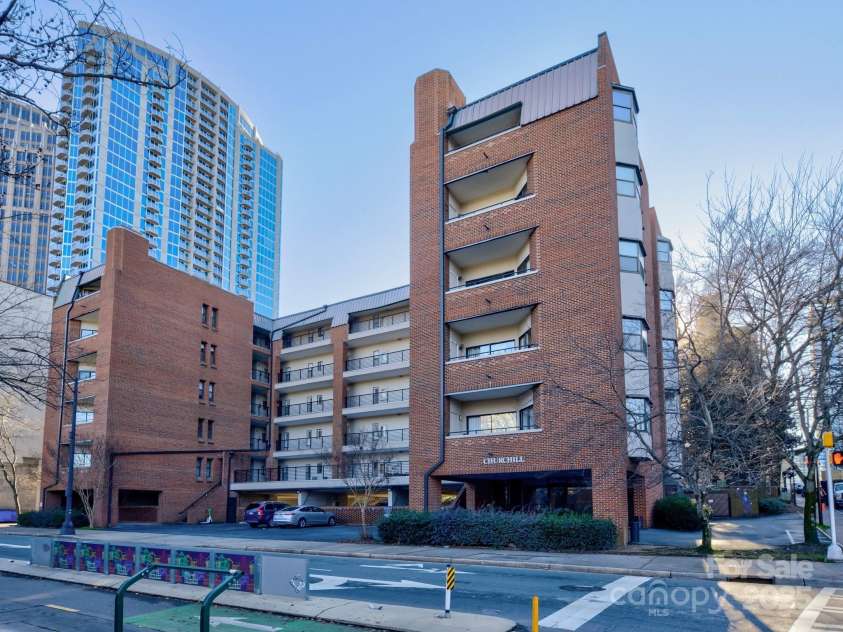224 N Poplar Street, Charlotte, NC 28202.  MLS# CAR4208624, YatesRealty ID 14819. Welcome to 224 N Poplar Street